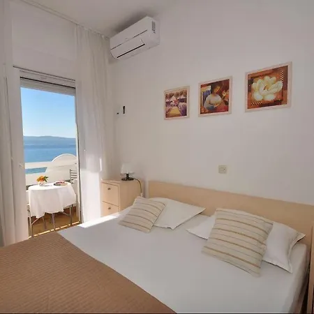 In With Sea View, Balcony, Air Conditioning, Wi-fi Apartment Duce